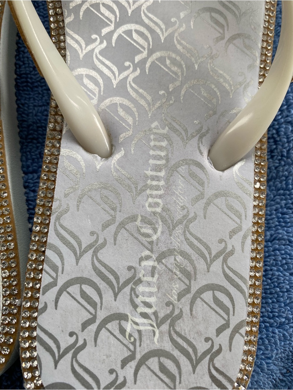JUICY couture Rhinestone-Trim Flip Flops